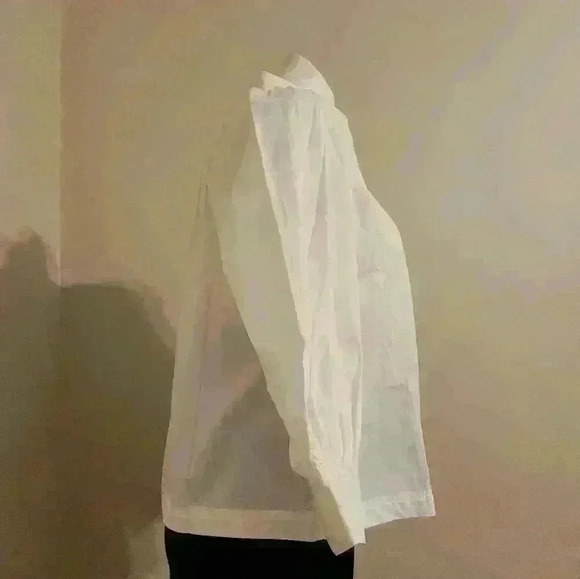 Banana republic white fahsion top - Picture 2 of 3